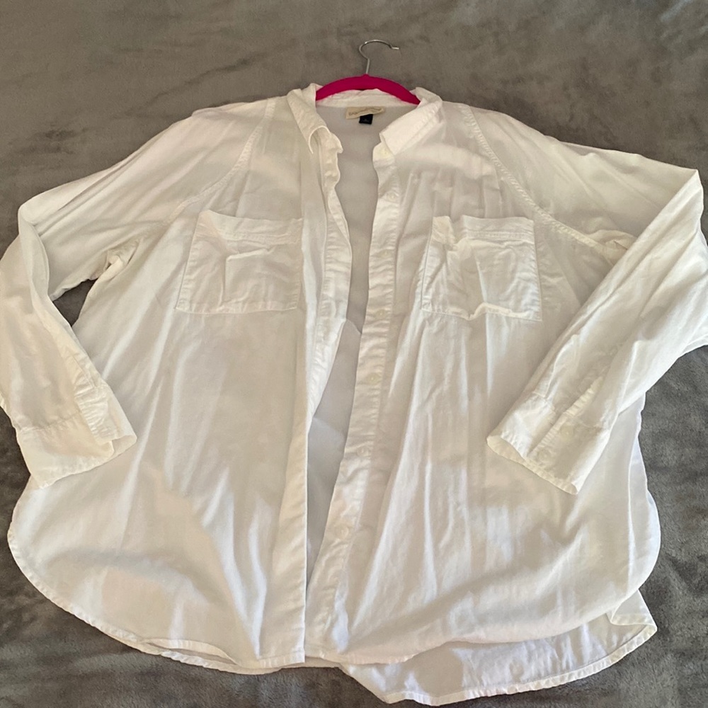Universal thread button down top